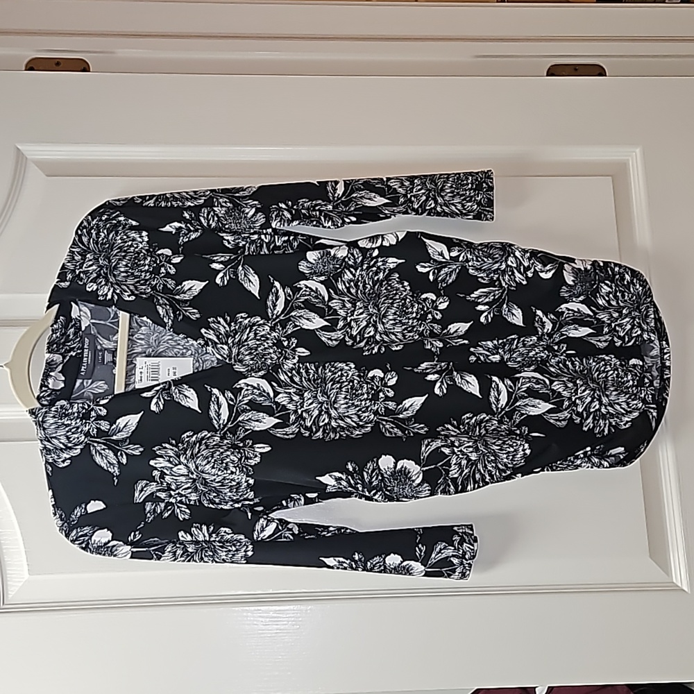 A Pea in the Pod Floral Maternity Top NWT
